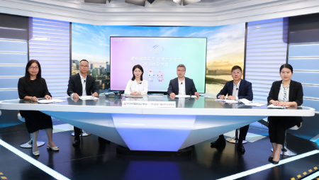 深圳市海洋发展局党组副书记、局长，深圳市规划和自然资源局党组副书记陈华平参加《民心桥》特别节目